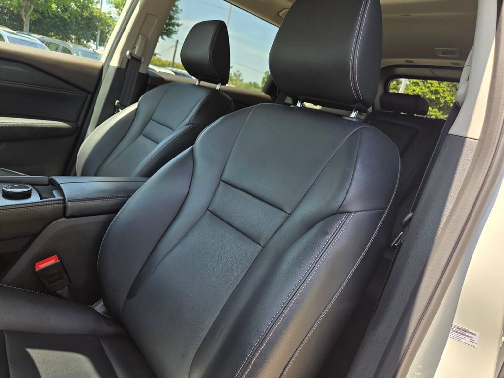 Used 2023 Nissan Rogue SL AWD/4WD image 11
