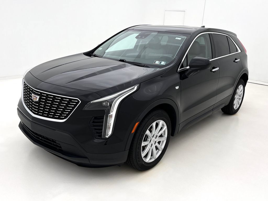 Used 2021 Cadillac XT4 Luxury w/ Cold Weather Package AWD/4WD image 4
