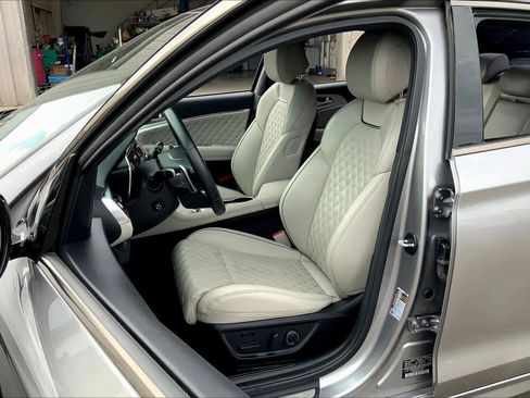 Used 2023 Genesis G70 3.3T w/ Sport Prestige Package RWD image 8