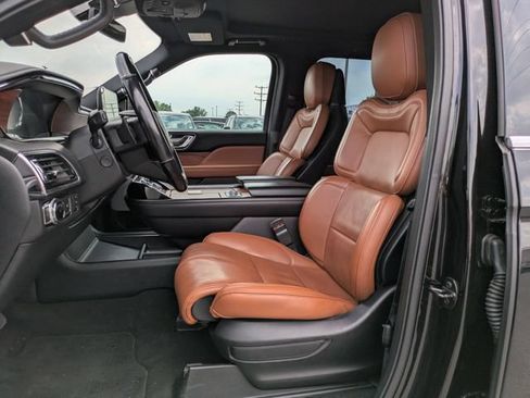 Used 2019 Lincoln Navigator Reserve AWD/4WD image 7