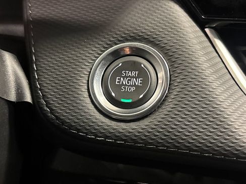 Used 2026 Chevrolet Equinox LT FWD image 39