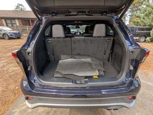 Used 2022 Toyota Highlander XSE image 18