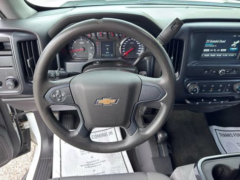 Used 2018 Chevrolet Silverado 1500 Custom w/ Custom Value Package AWD/4WD image 15