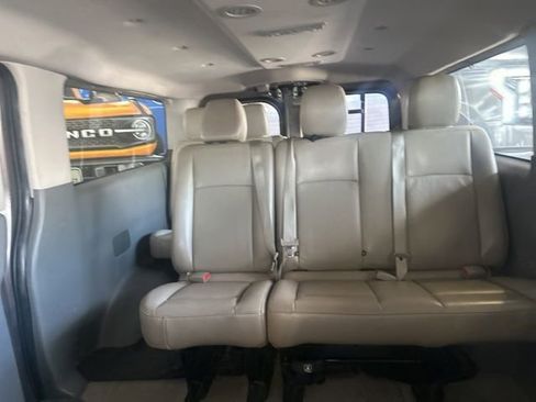 Used 2018 Nissan NV 3500 SL image 4