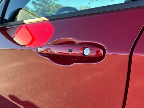 Used 2025 Jeep Compass Limited image 35