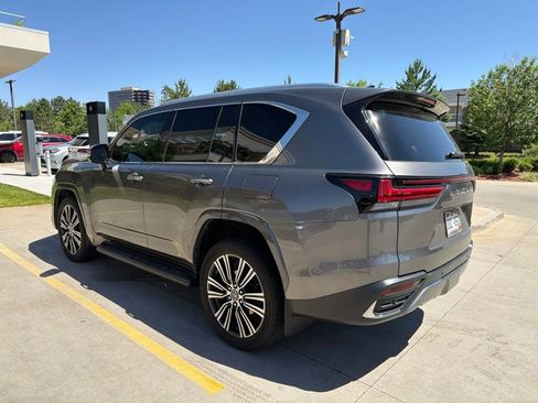 Used 2024 Lexus LX 600 4WD w/ Luxury Package image 2