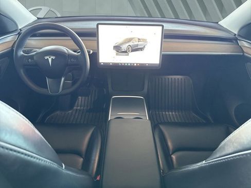 Used 2025 Tesla Model Y Long Range image 13