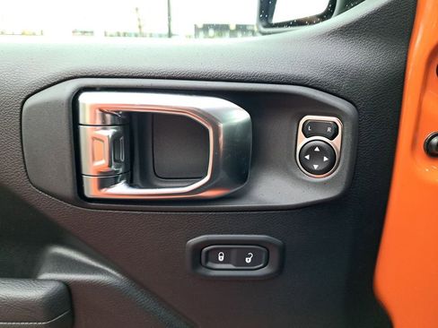 Used 2025 Jeep Gladiator Mojave w/ Convenience Group image 32