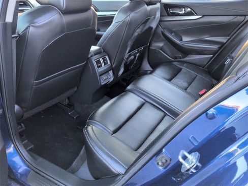Used 2022 Nissan Maxima SL image 19