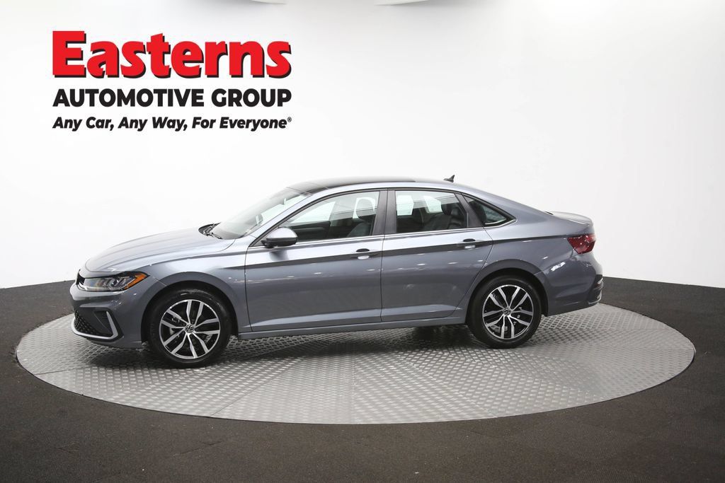 Used 2025 Volkswagen Jetta SE FWD image 57