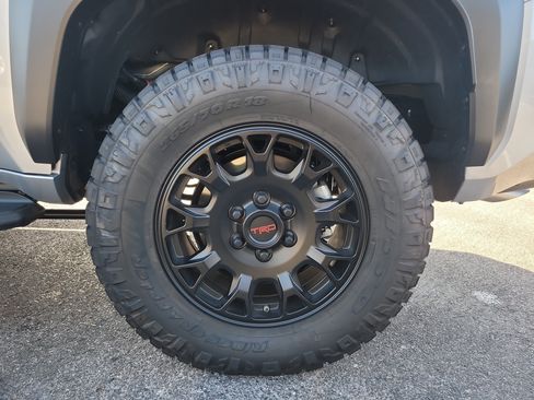 Used 2026 Toyota 4Runner TRD Off-Road Premium AWD/4WD image 8
