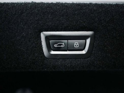 Used 2023 BMW 760i xDrive image 40