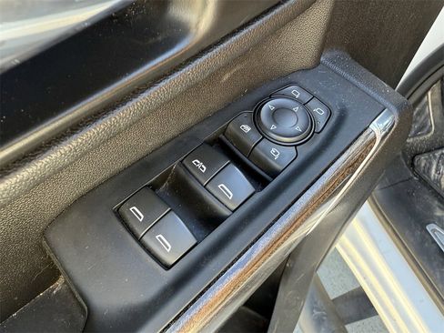 Used 2021 Chevrolet Silverado 2500 LT w/ Convenience Package image 8