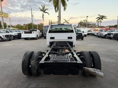 Used 2017 Ford F550 4x4 Regular Cab Super Duty image 4
