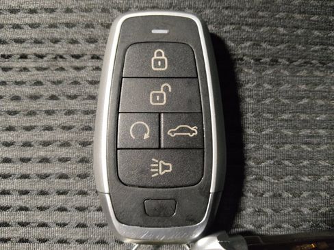 Used 2022 Hyundai Santa Fe XRT image 32