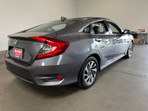 Used 2018 Honda Civic EX image 3