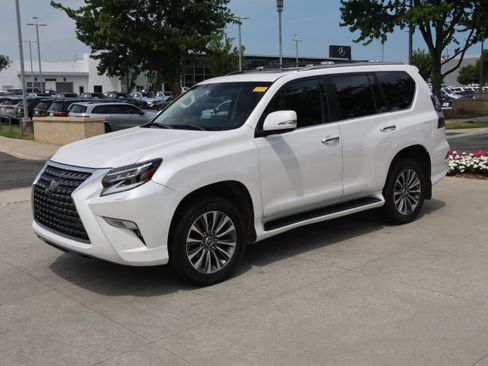 Used 2023 Lexus GX 460 Luxury w/ Accessory Package AWD/4WD image 5