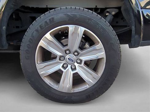 Used 2018 Ford F150 Platinum w/ Equipment Group 701A Luxury image 15