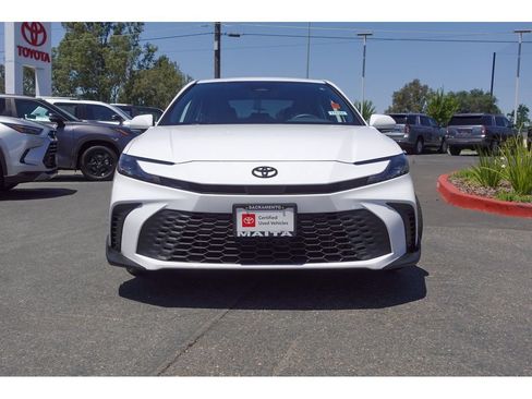 Used 2025 Toyota Camry SE w/ Convenience Package FWD image 4