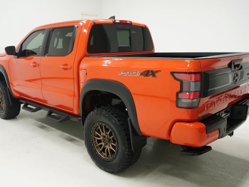 Used 2025 Nissan Frontier PRO-4X w/ Tow Package AWD/4WD image 5