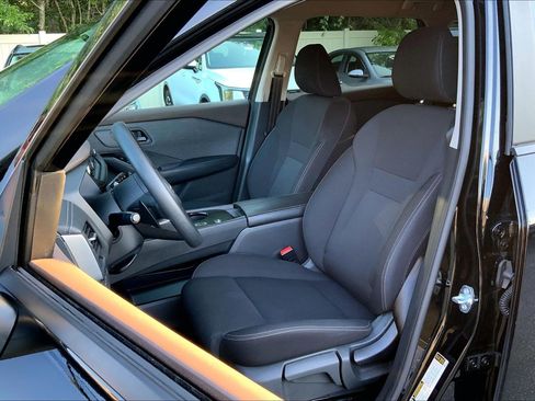 Used 2023 Nissan Rogue S FWD image 26