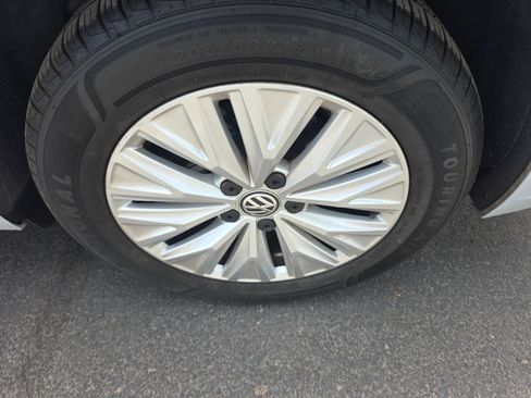 Used 2019 Volkswagen Jetta SE FWD image 11