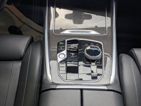Used 2026 BMW X7 M60i AWD/4WD image 19