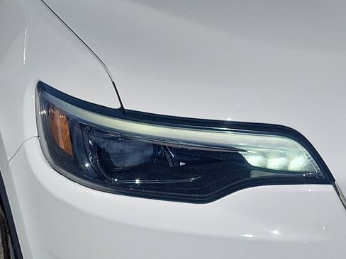 Certified 2020 Jeep Cherokee Limited image 9