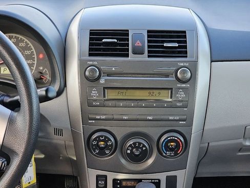 Used 2011 Toyota Corolla LE FWD image 31