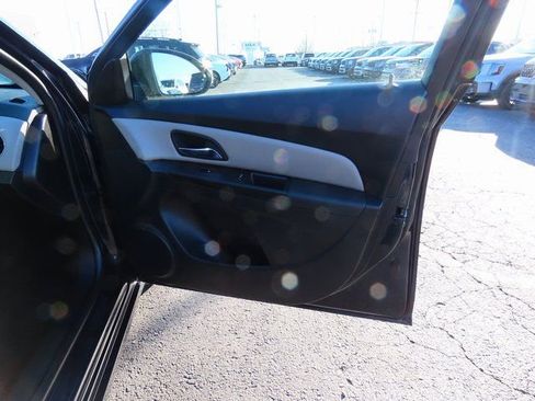 Used 2016 Chevrolet Cruze LS image 10