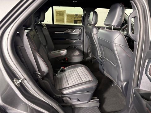 Certified 2025 Ford Explorer ST-Line w/ Premium Package image 38