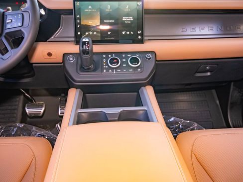 New 2025 Land Rover Defender 110 X image 25