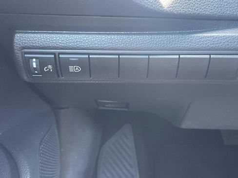 Used 2025 Toyota Corolla XSE FWD image 31