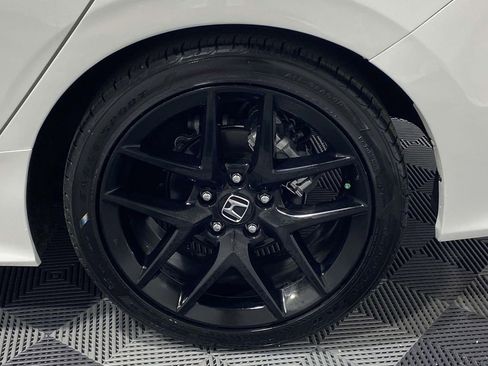 Used 2023 Honda Civic Sport image 8