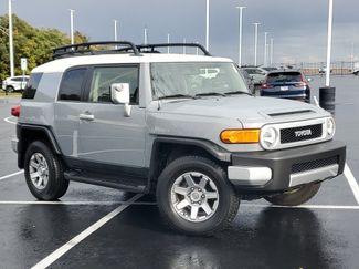 Used 2014 Toyota FJ Cruiser 4WD w/ Upgrade Package video 2