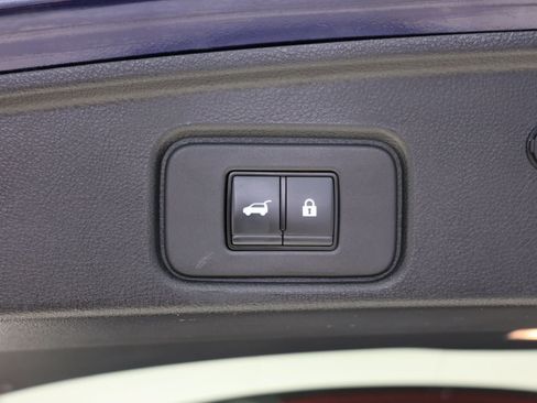 Used 2023 Nissan Pathfinder Platinum AWD/4WD image 48