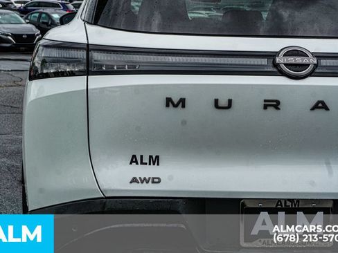 Used 2025 Nissan Murano SV AWD/4WD image 13