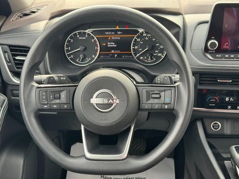 Used 2023 Nissan Rogue SV AWD/4WD image 12
