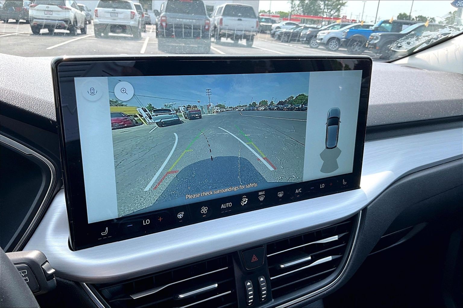 Certified 2025 Ford Escape Platinum AWD/4WD image 29
