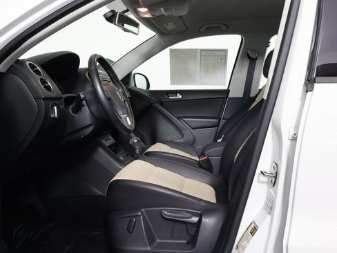 Used 2017 Volkswagen Tiguan S FWD image 10