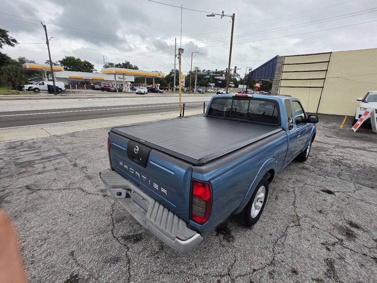 Used 2004 Nissan Frontier XE w/ (VTP) Value Truck Pkg RWD image 10
