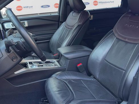 Certified 2020 Ford Explorer Platinum w/ Premium Technology Package image 7