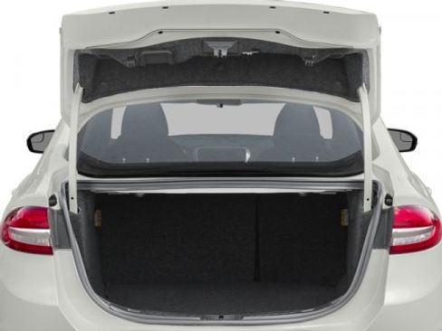 Used 2018 Ford Fusion SE image 12