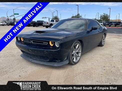 Used 2023 Dodge Challenger GT RWD image 1