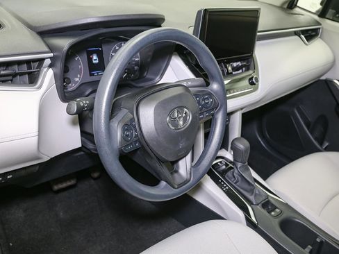 Used 2024 Toyota Corolla Cross L image 20