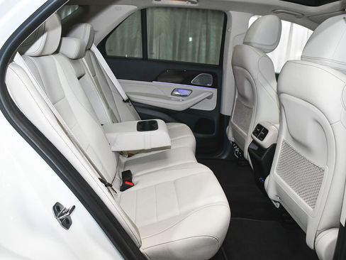 Used 2025 Mercedes-Benz GLE 450e 4MATIC w/ AMG Line Exterior image 59