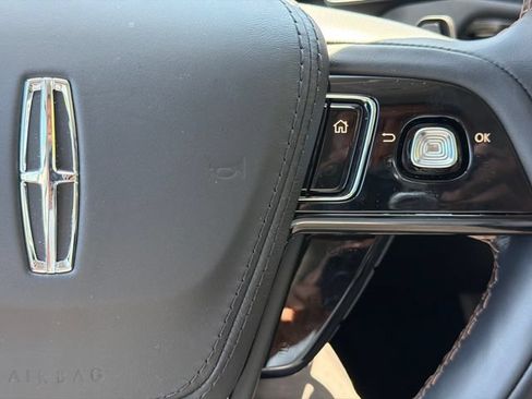 New 2026 Lincoln Aviator AWD w/ Jet Appearance Package image 30