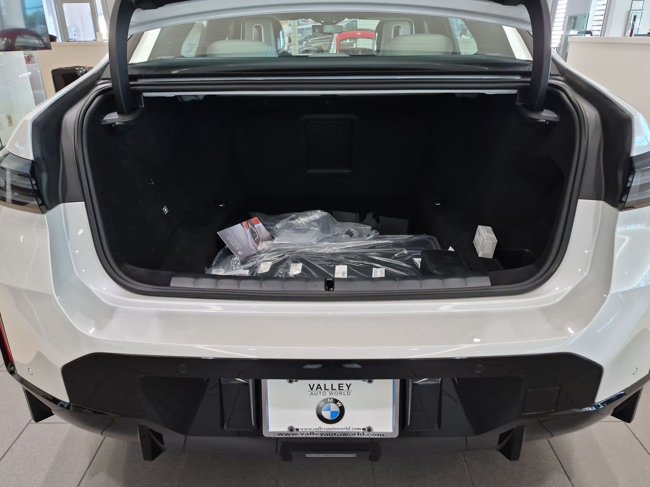 New 2027 BMW 740i w/ Executive Package RWD image 27