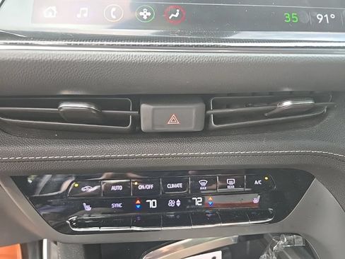 Used 2023 Buick Envision Essence w/ Sport Touring Package AWD/4WD image 16