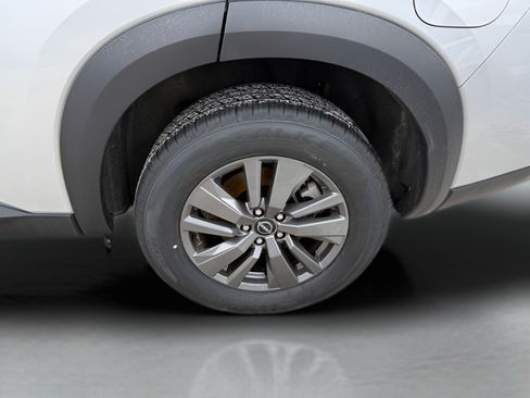 Used 2024 Nissan Pathfinder SV AWD/4WD image 25